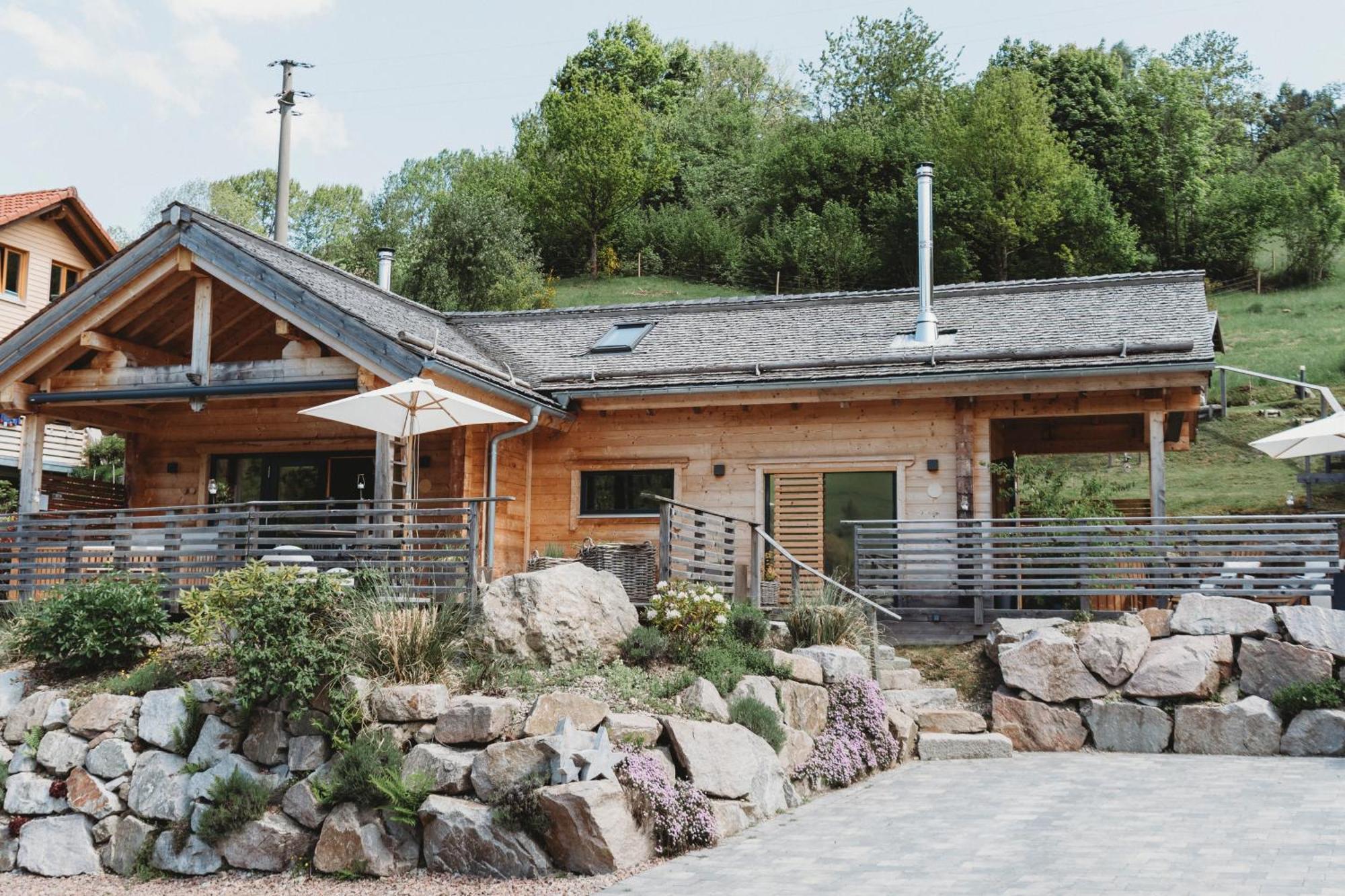 Lieblingsort - Schwarzwald Chalet Lodges Neuenweg Bagian luar foto